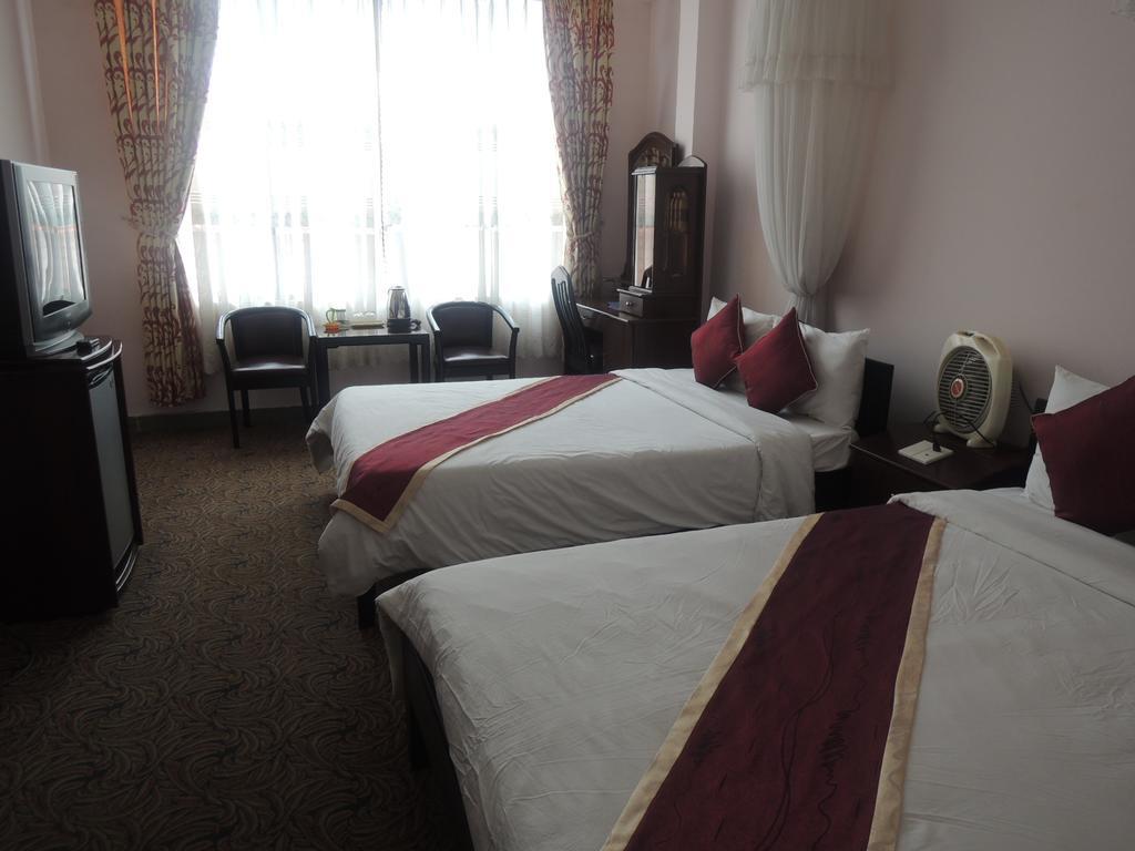 Y Lan Otel Dalat Dış mekan fotoğraf